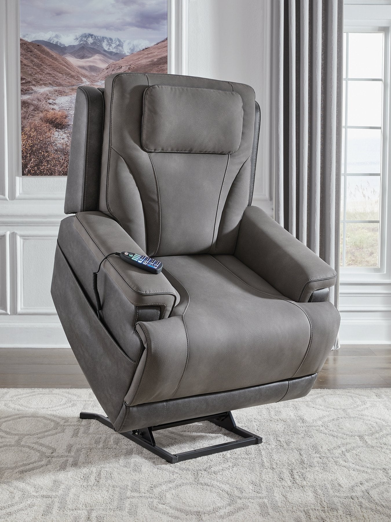 4Z-Peaceful Pause Power Lift Recliner