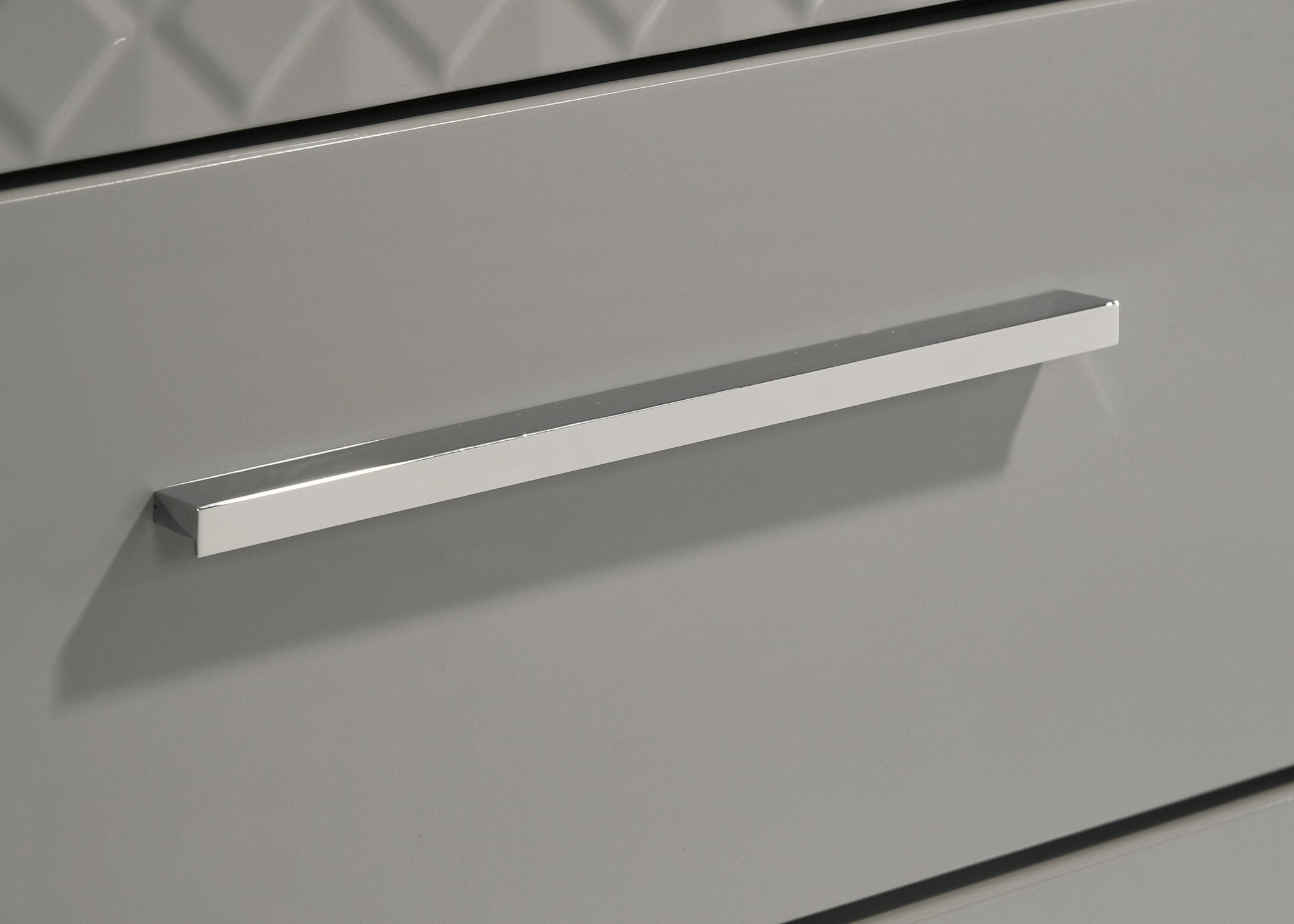 Ives 4 & 5 Piece Bedroom Set E.king & Queen White & Grey