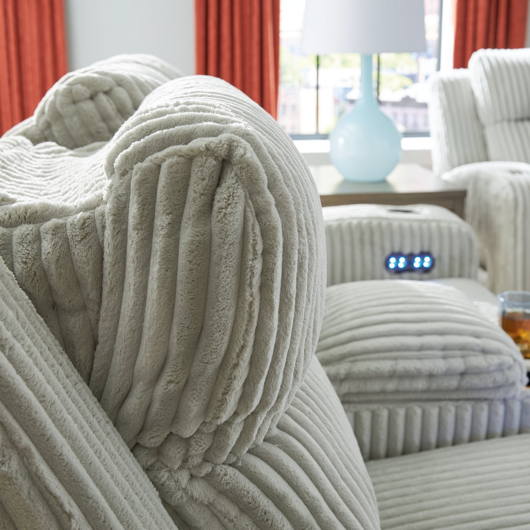 Forest Lake Power Recliner - Furnish 4 Less 98 (NY)*