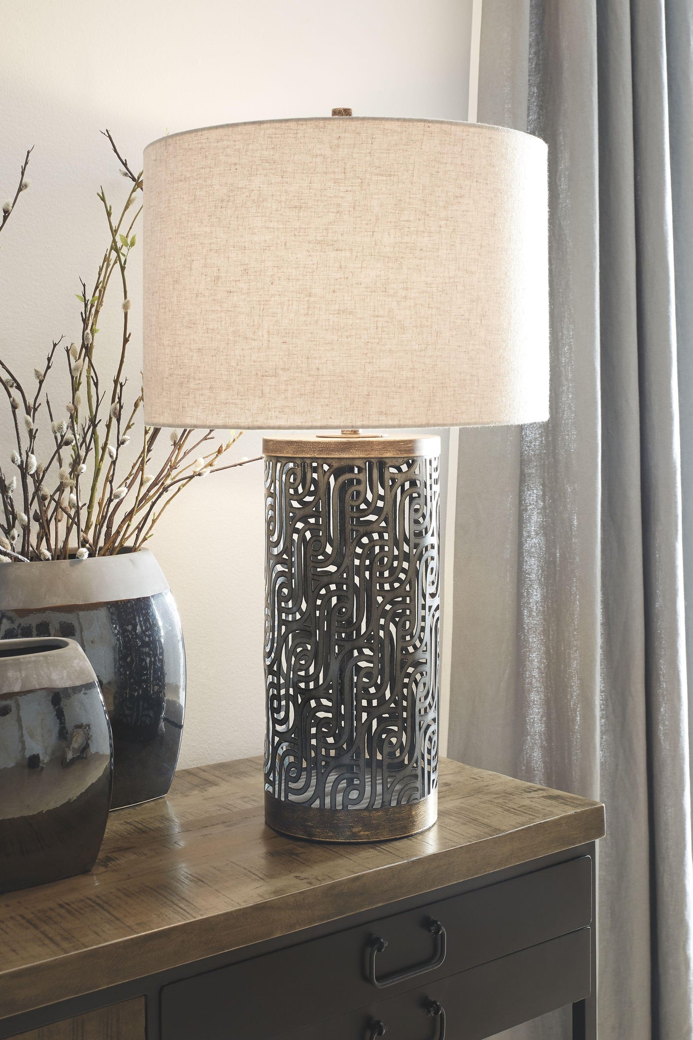 Dayo - Metal Table Lamp (1/cn)