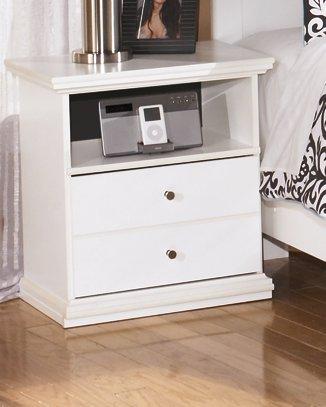 Bostwick Shoals White Queen Panel Bed with Mirrored Dresser, Chest and 2 Nightstands - Furnish 4 Less 98 (NY)*