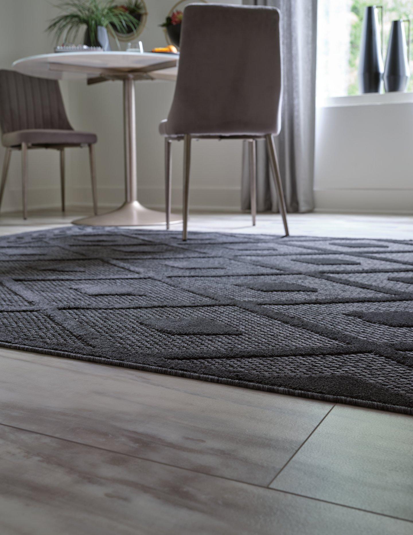 Averlain Black/Gray 7'10" x 9'10" Rug