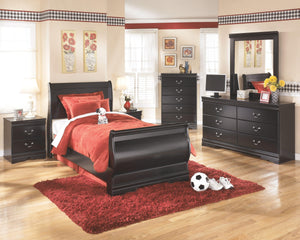 Huey Vineyard - Bedroom Set