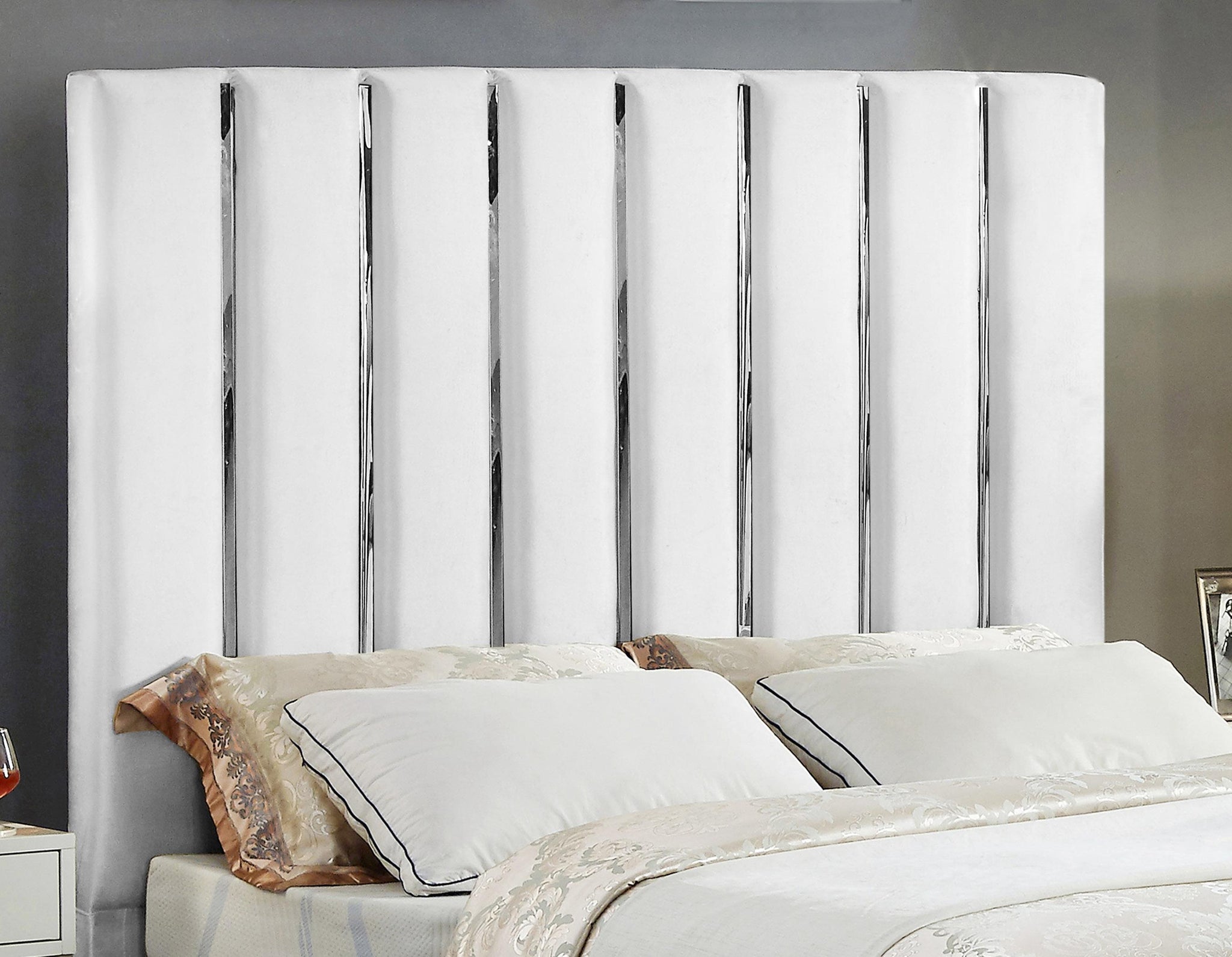 Enzo White Velvet Queen Bed - Furnish 4 Less 98 (NY)*