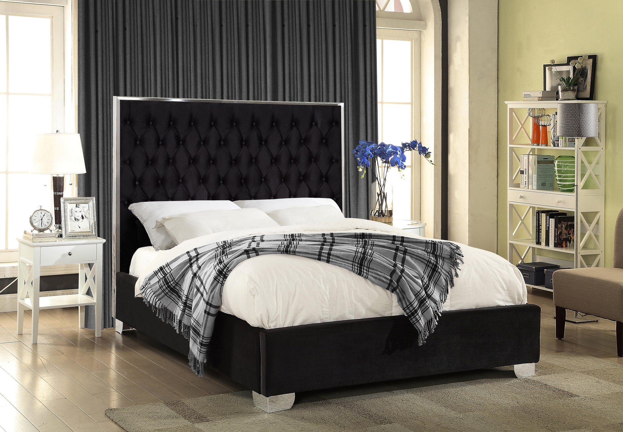 Lexi Black Velvet Full Bed - Furnish 4 Less 98 (NY)*